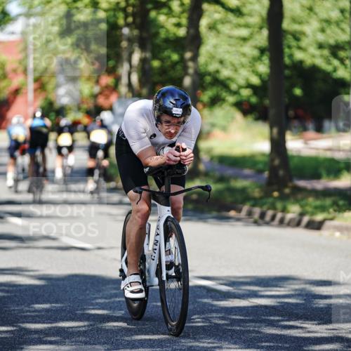 09.08.2026 - GEWOBA Citytriathlon Bremen Michael Burmester http://msf.ph/oto/9945544 09.08.2026 10:42:44 Radfahren 199, 297, 529 meine-sportfotos.de
