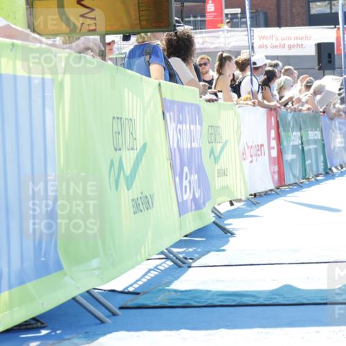 09.08.2026 - GEWOBA Citytriathlon Bremen Yannick Fuchs http://msf.ph/oto/9945571 09.08.2026 14:26:12 Ziel  meine-sportfotos.de