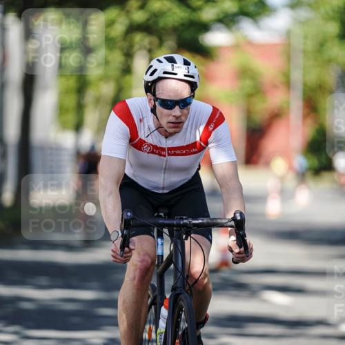 09.08.2026 - GEWOBA Citytriathlon Bremen Michael Burmester http://msf.ph/oto/9945701 09.08.2026 10:44:35 Radfahren 345, 523 meine-sportfotos.de