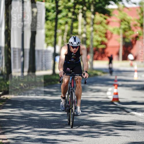 09.08.2026 - GEWOBA Citytriathlon Bremen Michael Burmester http://msf.ph/oto/9945703 09.08.2026 10:44:38 Radfahren 345, 523 meine-sportfotos.de