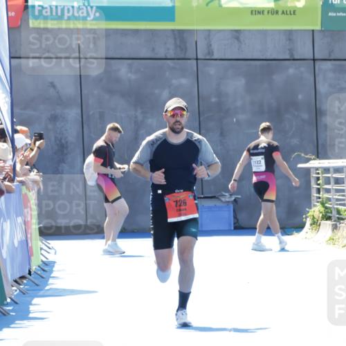 09.08.2026 - GEWOBA Citytriathlon Bremen Yannick Fuchs http://msf.ph/oto/9945712 09.08.2026 14:27:57 Ziel 726 meine-sportfotos.de