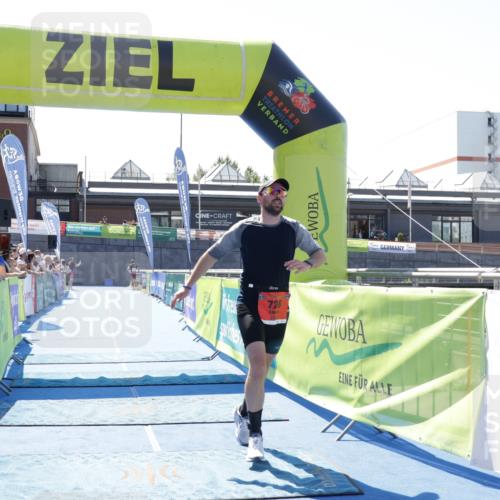 09.08.2026 - GEWOBA Citytriathlon Bremen Yannick Fuchs http://msf.ph/oto/9945723 09.08.2026 14:28:02 Ziel 726 meine-sportfotos.de