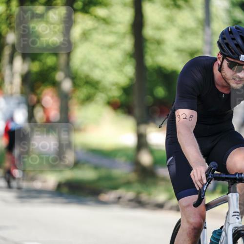 09.08.2026 - GEWOBA Citytriathlon Bremen Michael Burmester http://msf.ph/oto/9945835 09.08.2026 10:46:19 Radfahren 325, 328, 332, 343, 364, 366, 379, 408, 502 meine-sportfotos.de