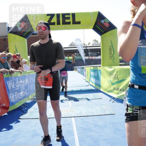 09.08.2026 - GEWOBA Citytriathlon Bremen Yannick Fuchs http://msf.ph/oto/9945868 09.08.2026 14:29:48 Ziel 598, 1010, 1010 meine-sportfotos.de