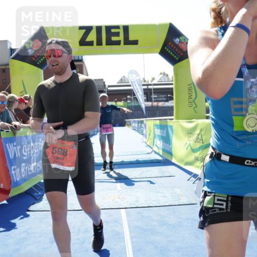 09.08.2026 - GEWOBA Citytriathlon Bremen Yannick Fuchs http://msf.ph/oto/9945870 09.08.2026 14:29:49 Ziel 598, 1010, 1010 meine-sportfotos.de