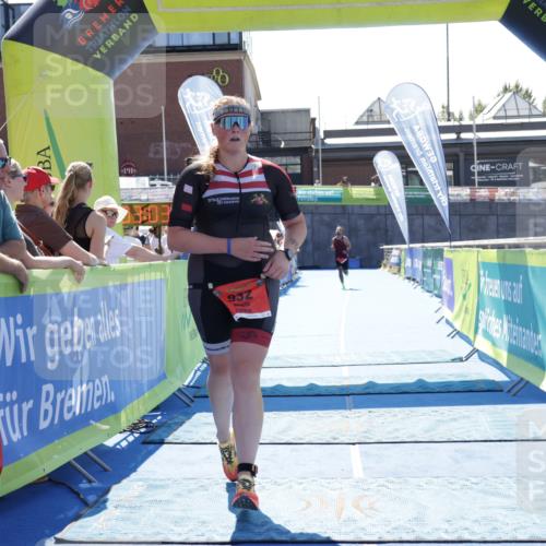 09.08.2026 - GEWOBA Citytriathlon Bremen Yannick Fuchs http://msf.ph/oto/9945885 09.08.2026 14:29:59 Ziel 932 meine-sportfotos.de