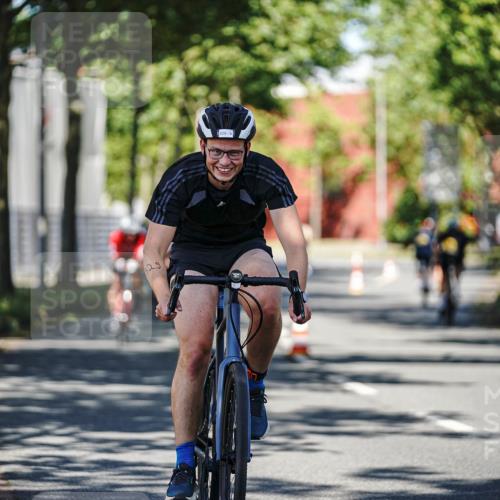 09.08.2026 - GEWOBA Citytriathlon Bremen Michael Burmester http://msf.ph/oto/9945892 09.08.2026 10:46:55 Radfahren 125, 131, 249, 304, 329, 368, 403, 406 meine-sportfotos.de