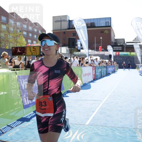 09.08.2026 - GEWOBA Citytriathlon Bremen Yannick Fuchs http://msf.ph/oto/9946005 09.08.2026 14:32:14 Ziel 933 meine-sportfotos.de