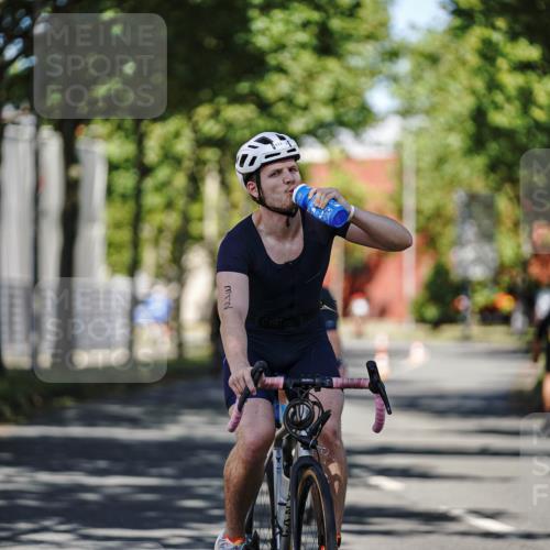 09.08.2026 - GEWOBA Citytriathlon Bremen Michael Burmester http://msf.ph/oto/9946029 09.08.2026 10:48:20 Radfahren 239, 312, 352, 356, 520 meine-sportfotos.de