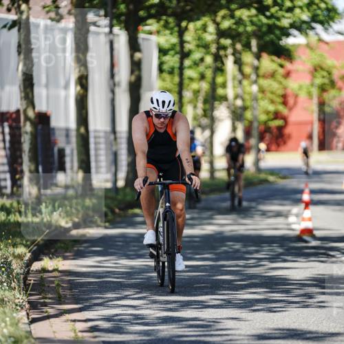 09.08.2026 - GEWOBA Citytriathlon Bremen Michael Burmester http://msf.ph/oto/9946040 09.08.2026 10:48:35 Radfahren 289, 352, 394, 405 meine-sportfotos.de