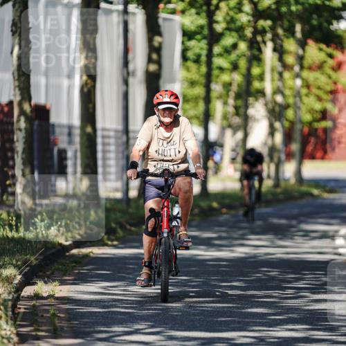 09.08.2026 - GEWOBA Citytriathlon Bremen Michael Burmester http://msf.ph/oto/9946051 09.08.2026 10:49:09 Radfahren 294, 388, 497 meine-sportfotos.de