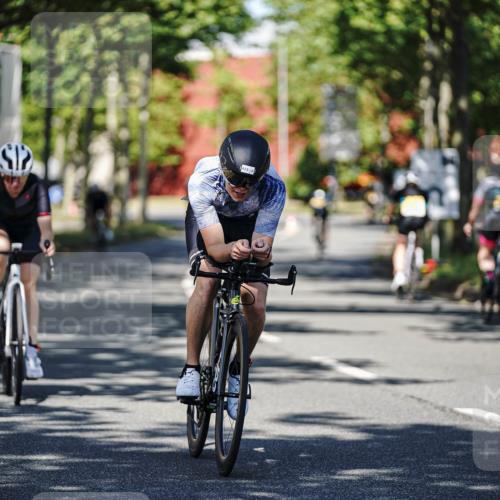 09.08.2026 - GEWOBA Citytriathlon Bremen Michael Burmester http://msf.ph/oto/9946063 09.08.2026 10:49:21 Radfahren 294, 320, 413, 430, 454, 497 meine-sportfotos.de