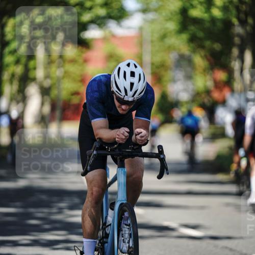 09.08.2026 - GEWOBA Citytriathlon Bremen Michael Burmester http://msf.ph/oto/9946073 09.08.2026 10:49:34 Radfahren 299, 320, 413, 454, 508 meine-sportfotos.de