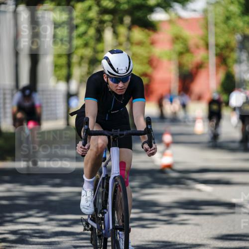 09.08.2026 - GEWOBA Citytriathlon Bremen Michael Burmester http://msf.ph/oto/9946090 09.08.2026 10:50:03 Radfahren 189, 334, 410, 458, 489 meine-sportfotos.de