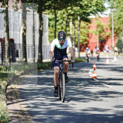 09.08.2026 - GEWOBA Citytriathlon Bremen Michael Burmester http://msf.ph/oto/9946117 09.08.2026 10:50:29 Radfahren 63, 350, 385, 450, 457 meine-sportfotos.de