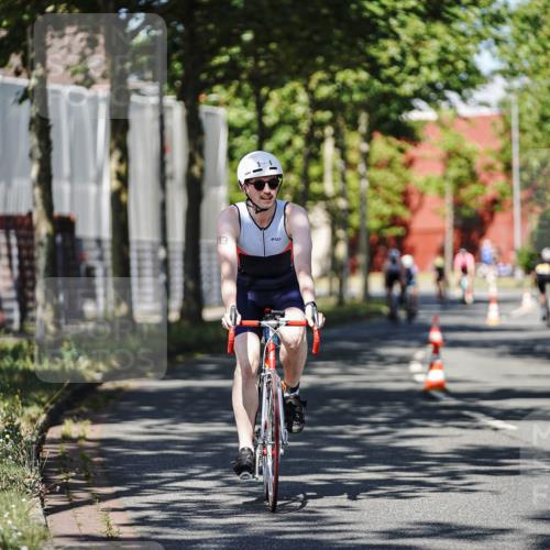 09.08.2026 - GEWOBA Citytriathlon Bremen Michael Burmester http://msf.ph/oto/9946139 09.08.2026 10:50:50 Radfahren 1, 7, 83, 137, 167, 313, 330, 337, 370, 452, 470, 481, 482, 486, 526, 532 meine-sportfotos.de