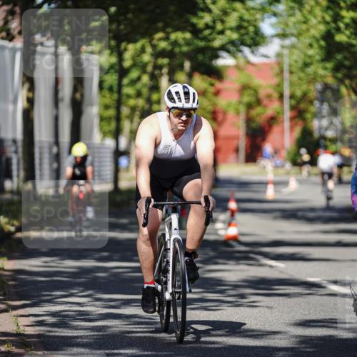 09.08.2026 - GEWOBA Citytriathlon Bremen Michael Burmester http://msf.ph/oto/9946148 09.08.2026 10:50:57 Radfahren 137, 167, 173, 313, 330, 337, 344, 370, 452, 453, 493, 503, 526 meine-sportfotos.de