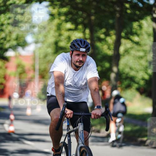 09.08.2026 - GEWOBA Citytriathlon Bremen Michael Burmester http://msf.ph/oto/9946163 09.08.2026 10:51:06 Radfahren 173, 311, 330, 344, 370, 452, 453, 493, 500, 503 meine-sportfotos.de