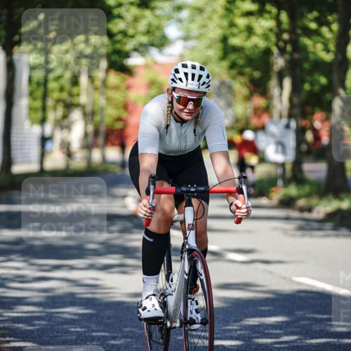 09.08.2026 - GEWOBA Citytriathlon Bremen Michael Burmester http://msf.ph/oto/9946285 09.08.2026 10:53:36 Radfahren 3, 19, 21, 107, 139, 151, 179, 423, 433, 439, 461, 477, 495 meine-sportfotos.de