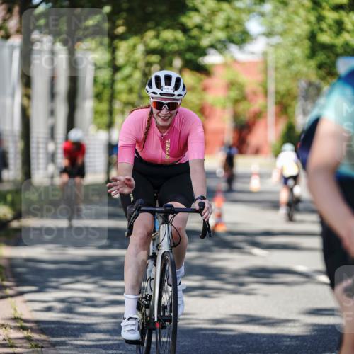09.08.2026 - GEWOBA Citytriathlon Bremen Michael Burmester http://msf.ph/oto/9946350 09.08.2026 10:54:56 Radfahren 37, 135, 201, 207, 303, 390, 444, 476, 513, 530 meine-sportfotos.de