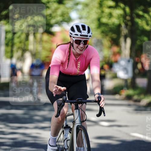 09.08.2026 - GEWOBA Citytriathlon Bremen Michael Burmester http://msf.ph/oto/9946353 09.08.2026 10:54:56 Radfahren 37, 135, 201, 207, 303, 390, 444, 476, 513, 530 meine-sportfotos.de