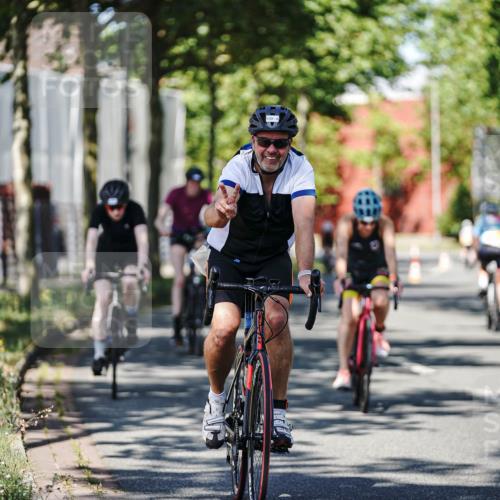 09.08.2026 - GEWOBA Citytriathlon Bremen Michael Burmester http://msf.ph/oto/9946363 09.08.2026 10:55:03 Radfahren 37, 135, 201, 207, 303, 390, 444, 471, 476, 513, 530 meine-sportfotos.de
