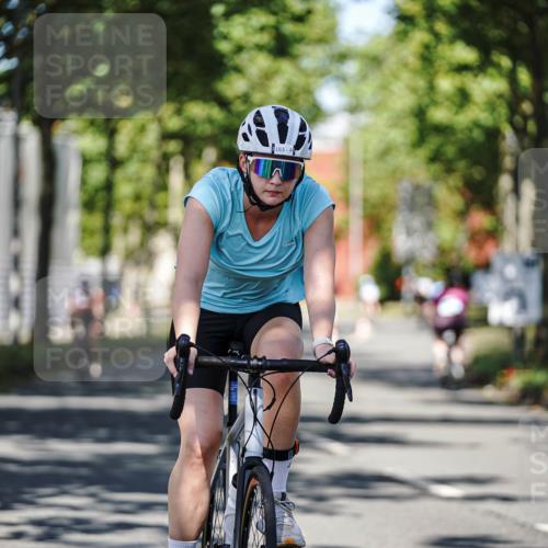 09.08.2026 - GEWOBA Citytriathlon Bremen Michael Burmester http://msf.ph/oto/9946443 09.08.2026 10:56:24 Radfahren 55, 61, 67, 163, 217, 225 meine-sportfotos.de