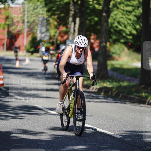09.08.2026 - GEWOBA Citytriathlon Bremen Michael Burmester http://msf.ph/oto/9946470 09.08.2026 10:57:01 Radfahren 35, 85, 113, 399, 460, 480 meine-sportfotos.de