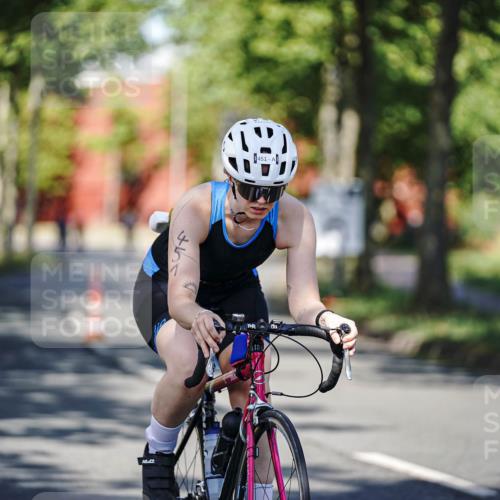 09.08.2026 - GEWOBA Citytriathlon Bremen Michael Burmester http://msf.ph/oto/9946496 09.08.2026 10:57:40 Radfahren 117, 451, 462 meine-sportfotos.de