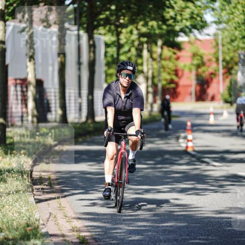 09.08.2026 - GEWOBA Citytriathlon Bremen Michael Burmester http://msf.ph/oto/9946567 09.08.2026 11:01:07 Radfahren 77, 78, 197, 420, 435 meine-sportfotos.de
