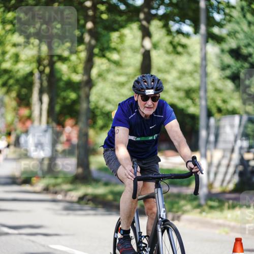 09.08.2026 - GEWOBA Citytriathlon Bremen Michael Burmester http://msf.ph/oto/9946573 09.08.2026 11:01:11 Radfahren 77, 78, 197, 420, 422 meine-sportfotos.de