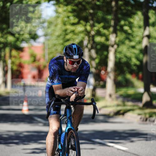 09.08.2026 - GEWOBA Citytriathlon Bremen Michael Burmester http://msf.ph/oto/9946677 09.08.2026 12:04:46 Radfahren 667, 682 meine-sportfotos.de