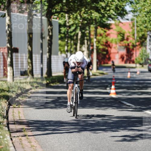 09.08.2026 - GEWOBA Citytriathlon Bremen Michael Burmester http://msf.ph/oto/9946681 09.08.2026 12:05:23 Radfahren 560, 757, 1110 meine-sportfotos.de