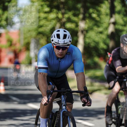 09.08.2026 - GEWOBA Citytriathlon Bremen Michael Burmester http://msf.ph/oto/9946704 09.08.2026 12:05:37 Radfahren 541, 560, 562, 623, 695, 696, 757, 1110 meine-sportfotos.de