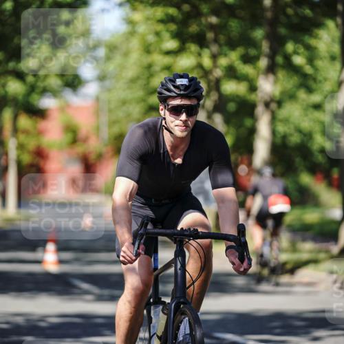 09.08.2026 - GEWOBA Citytriathlon Bremen Michael Burmester http://msf.ph/oto/9946708 09.08.2026 12:05:39 Radfahren 541, 562, 623, 695, 696, 757, 1110 meine-sportfotos.de