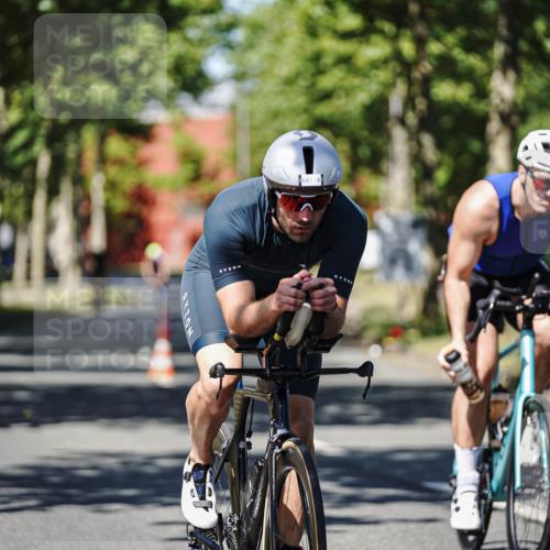 09.08.2026 - GEWOBA Citytriathlon Bremen Michael Burmester http://msf.ph/oto/9946721 09.08.2026 12:06:13 Radfahren 559, 664, 687 meine-sportfotos.de