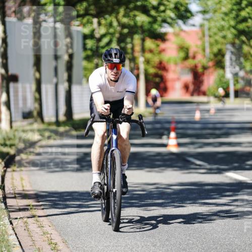09.08.2026 - GEWOBA Citytriathlon Bremen Michael Burmester http://msf.ph/oto/9946723 09.08.2026 12:06:14 Radfahren 559, 664, 687 meine-sportfotos.de
