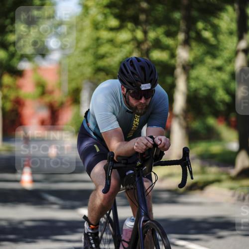 09.08.2026 - GEWOBA Citytriathlon Bremen Michael Burmester http://msf.ph/oto/9946738 09.08.2026 12:06:27 Radfahren 559, 571, 604, 651, 664, 701, 707 meine-sportfotos.de