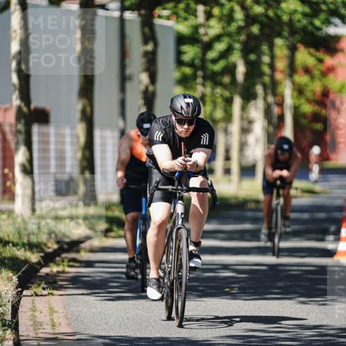 09.08.2026 - GEWOBA Citytriathlon Bremen Michael Burmester http://msf.ph/oto/9946848 09.08.2026 12:09:28 Radfahren 543, 570, 597, 621, 629, 719, 819, 1124 meine-sportfotos.de