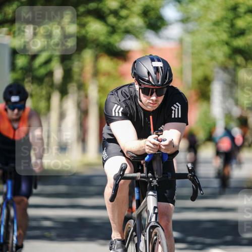 09.08.2026 - GEWOBA Citytriathlon Bremen Michael Burmester http://msf.ph/oto/9946850 09.08.2026 12:09:29 Radfahren 543, 570, 597, 621, 629, 719, 819, 1124 meine-sportfotos.de