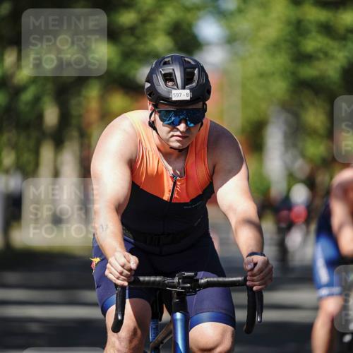 09.08.2026 - GEWOBA Citytriathlon Bremen Michael Burmester http://msf.ph/oto/9946852 09.08.2026 12:09:30 Radfahren 543, 570, 597, 621, 719, 819, 1124 meine-sportfotos.de