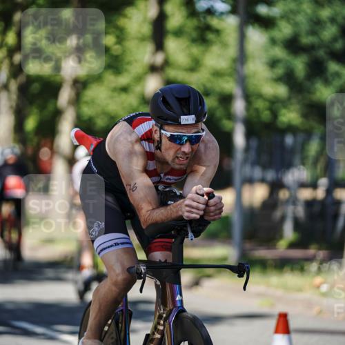 09.08.2026 - GEWOBA Citytriathlon Bremen Michael Burmester http://msf.ph/oto/9946888 09.08.2026 12:10:22 Radfahren 688, 776 meine-sportfotos.de