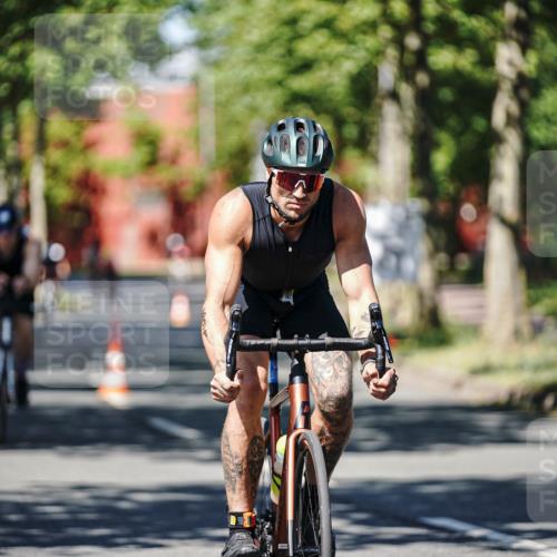 09.08.2026 - GEWOBA Citytriathlon Bremen Michael Burmester http://msf.ph/oto/9946931 09.08.2026 12:11:16 Radfahren 588, 641, 690, 698, 703, 767, 789, 801, 810, 854 meine-sportfotos.de