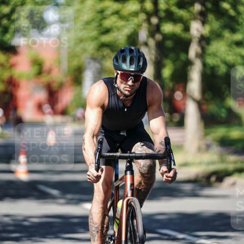 09.08.2026 - GEWOBA Citytriathlon Bremen Michael Burmester http://msf.ph/oto/9946932 09.08.2026 12:11:16 Radfahren 588, 641, 690, 698, 703, 767, 789, 801, 810, 854 meine-sportfotos.de