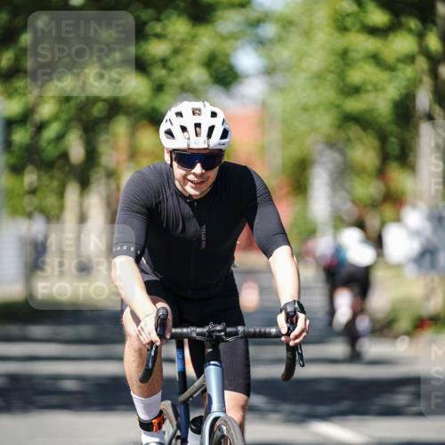 09.08.2026 - GEWOBA Citytriathlon Bremen Michael Burmester http://msf.ph/oto/9946978 09.08.2026 12:11:50 Radfahren 549, 631, 642, 660, 676, 691, 712, 732, 862 meine-sportfotos.de