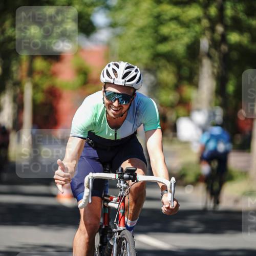 09.08.2026 - GEWOBA Citytriathlon Bremen Michael Burmester http://msf.ph/oto/9947023 09.08.2026 12:12:41 Radfahren 544, 593, 605, 606, 683, 723, 764, 791, 951, 1127, 1131 meine-sportfotos.de