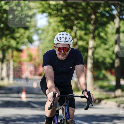 09.08.2026 - GEWOBA Citytriathlon Bremen Michael Burmester http://msf.ph/oto/9947095 09.08.2026 12:13:39 Radfahren 547, 591, 592, 645, 685, 710, 884, 1150 meine-sportfotos.de