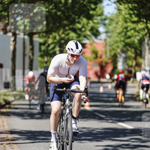 09.08.2026 - GEWOBA Citytriathlon Bremen Michael Burmester http://msf.ph/oto/9947290 09.08.2026 12:17:17 Radfahren 552, 565, 600, 778, 1143, 1158 meine-sportfotos.de