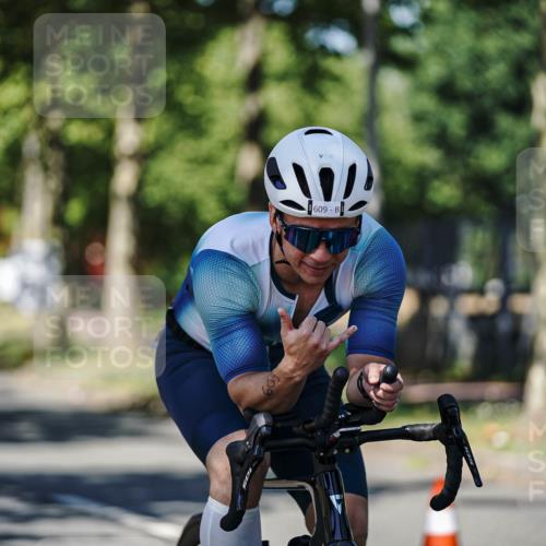 09.08.2026 - GEWOBA Citytriathlon Bremen Michael Burmester http://msf.ph/oto/9947313 09.08.2026 12:17:30 Radfahren 565, 579, 598, 609, 650, 653, 758, 778, 784, 807 meine-sportfotos.de