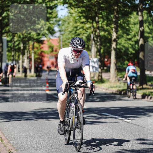 09.08.2026 - GEWOBA Citytriathlon Bremen Michael Burmester http://msf.ph/oto/9947422 09.08.2026 12:20:20 Radfahren 693, 745, 757, 762, 763, 790, 792, 816, 823, 844, 897, 935, 1017, 1020, 1113, 1155 meine-sportfotos.de